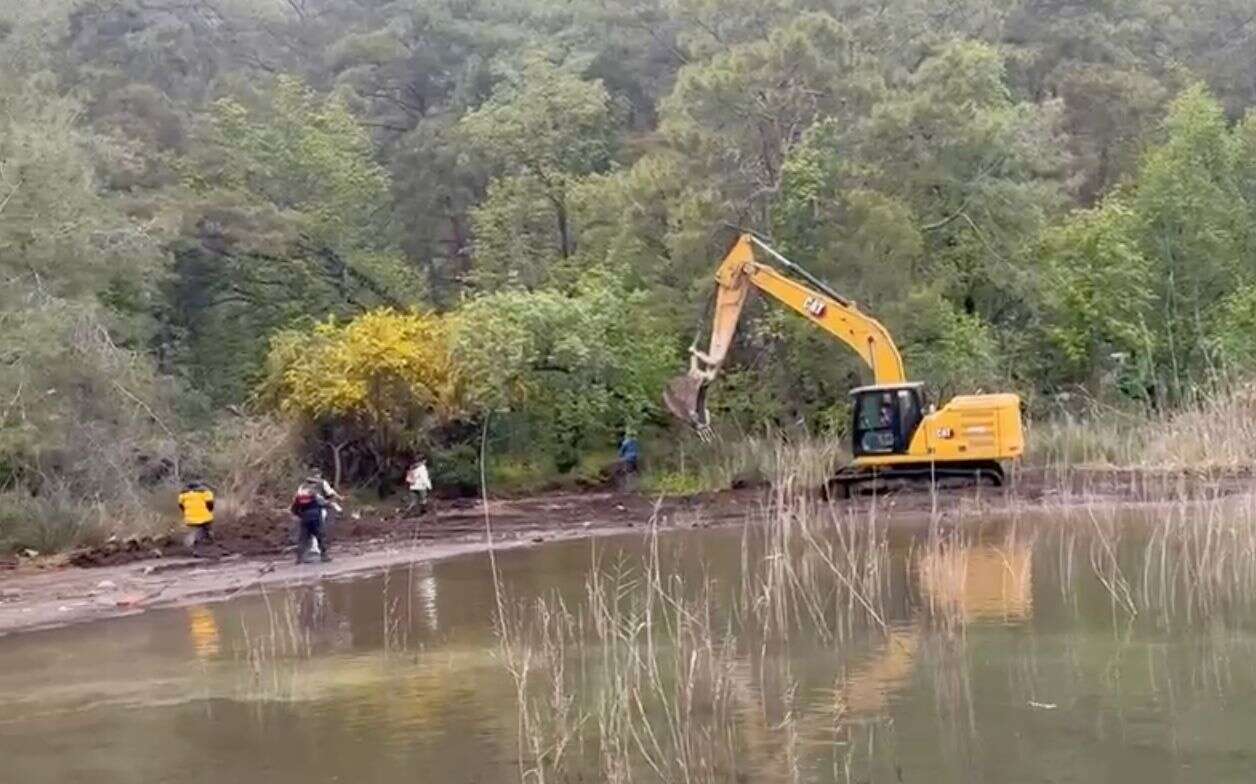Cennet Koy Göcek’te Gerilim Tırmanıyor: Jandarma ve Sahil Güvenlik Karada ve Denizde Vatandaşların Koya Girmesine İzin Vermiyor 13